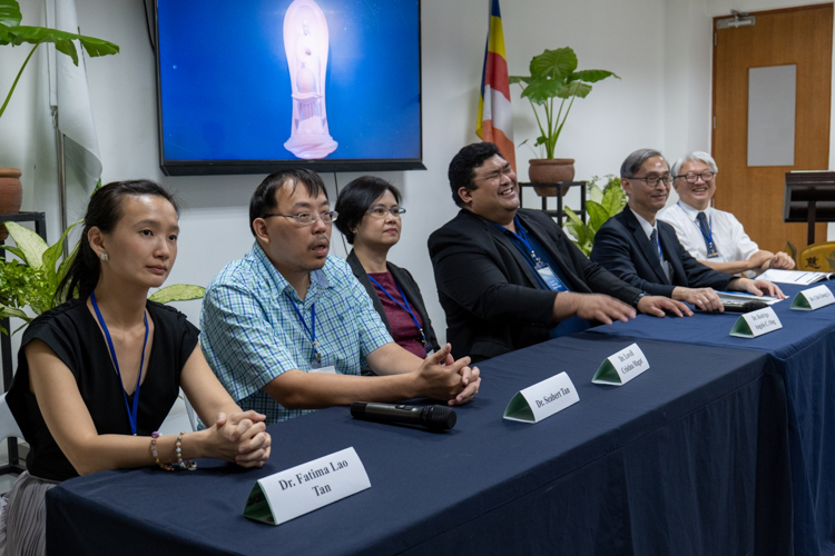 Speakers and moderators lead the afternoon panel discussion on Traditional Chinese Medicine on September 8. 【Photo by Jeaneal Dando】