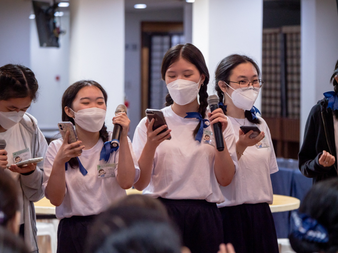 Groups showcase their thanksgiving performance on the second night of the camp. 【Photo by Daniel Lazar】