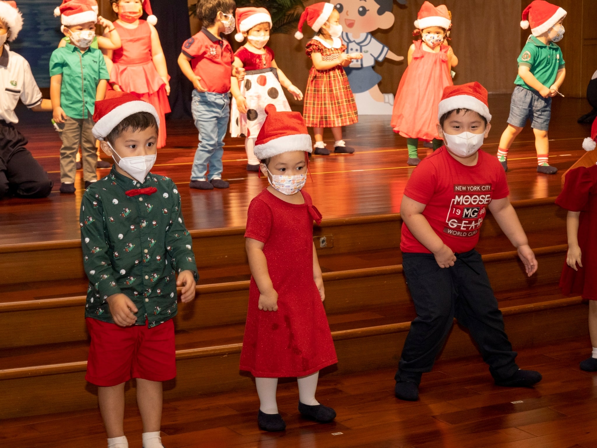 Preschool students showcase their talents in song and dance performances. 【Photo by Harold Alzaga】