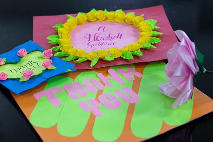 At the end of their visit at the BTCC, students reciprocated the volunteers’ love and left them with colorful hand-made ‘thank you’ cards. 【Photo by Harold Alzaga】