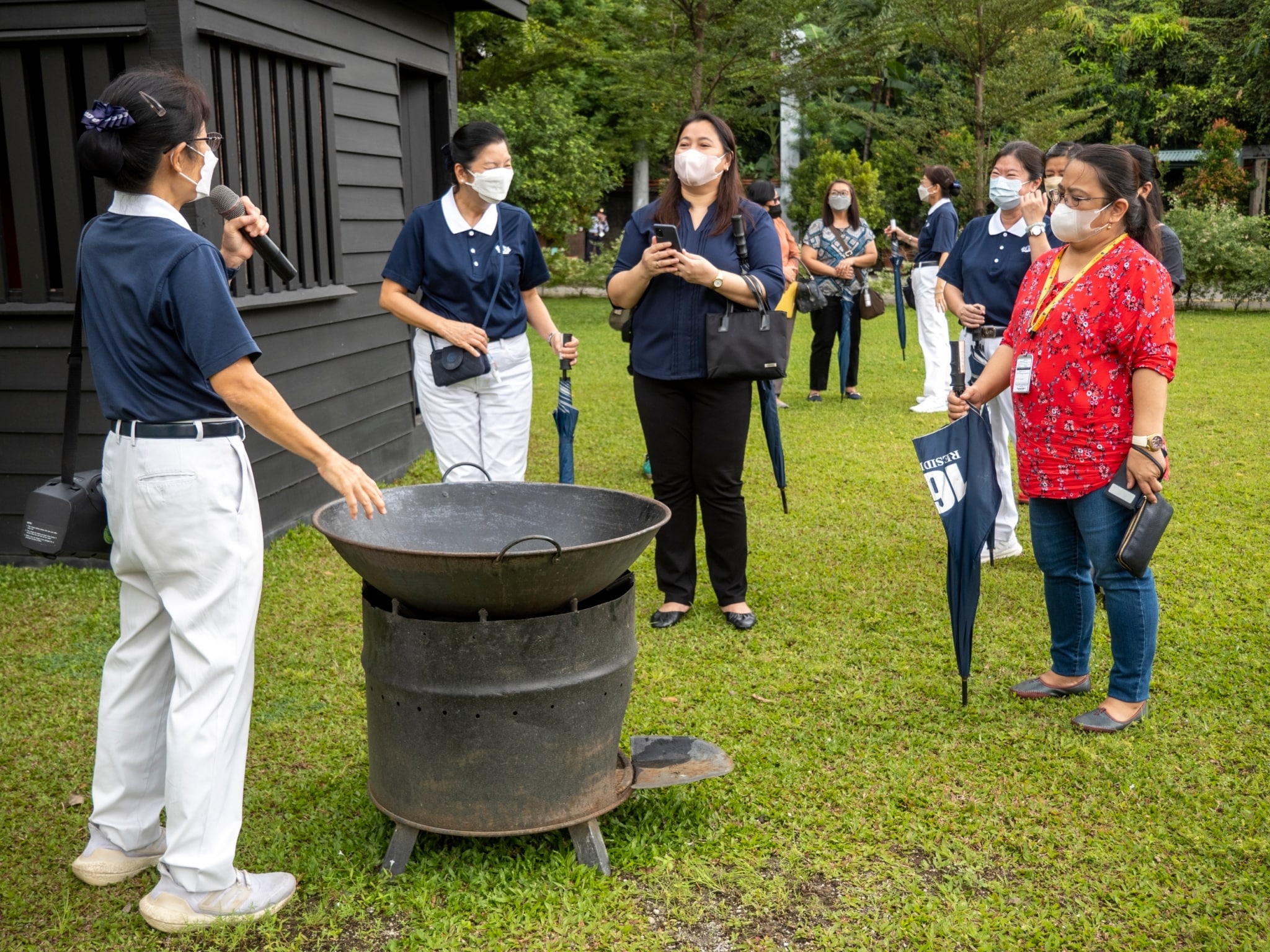 Guests go on a tour of the Buddhist Tzu Chi Campus.