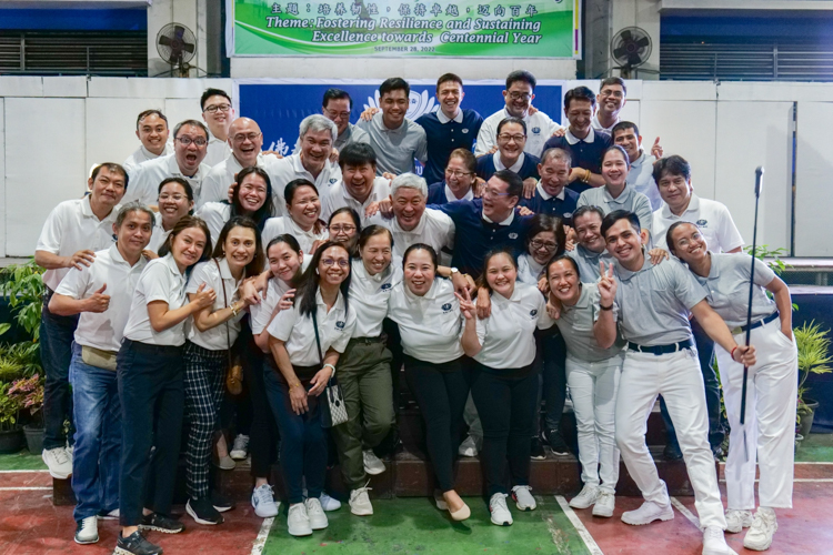 TIMA doctors and Tzu Chi Zamboanga volunteers who led Tzu Chi’s surgical mission at Lanang Premiere Doctors Hospital. 【Photo by Matt Serrano】