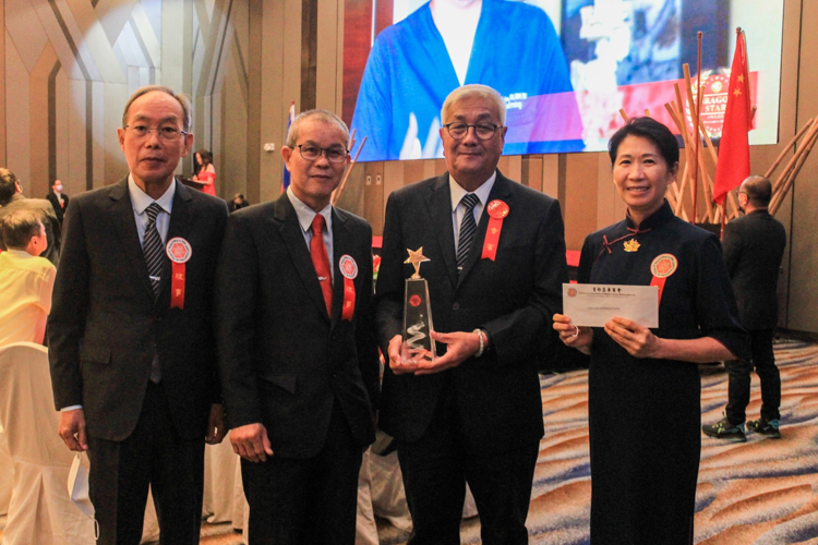 From left to right: Tzu Chi volunteers Leonardo Chua, Manny Go, Tzu Chi Philippines CEO Henry Yuñez, Deputy CEO Woon Ng【Photo by Kinlon Fan】