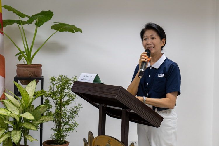 Tzu Chi Philippines Deputy CEO Woon Ng shares a Jing Si Aphorism by Dharma Master Cheng Yen: “Life is filled with pain and sufferings, but also with hope and love.” 【Photo by Jeaneal Dando】